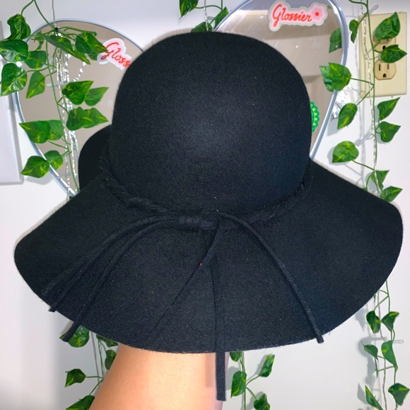 Target Accessories - 100% Wool hat for women| Brand new w/out Tags